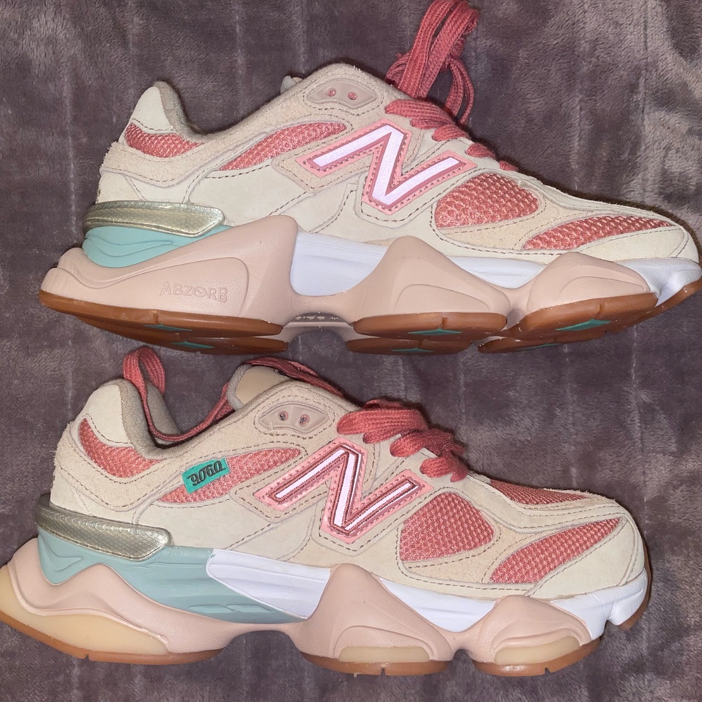 New Balance 9060 (Size 8)